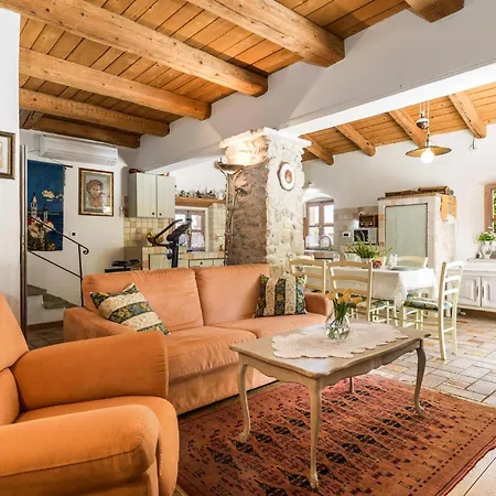 Ferienhaus Amazing In With Wifi Moscenice